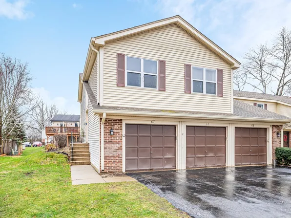 61 Willow Cir, Cary, IL 60013