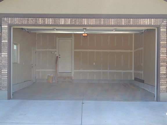 2nd image of 2260 N Edmiston Dr