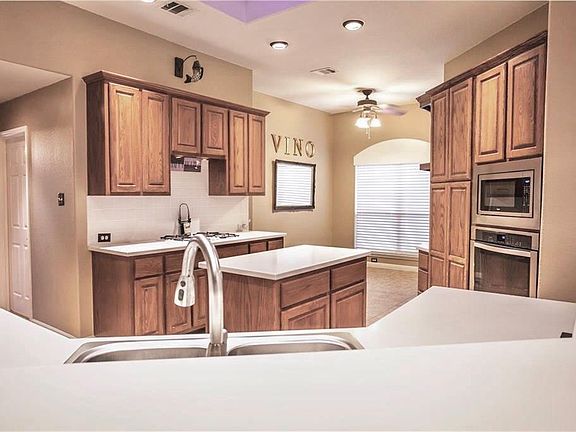 5th image of 2710 Cashell Wood Cv