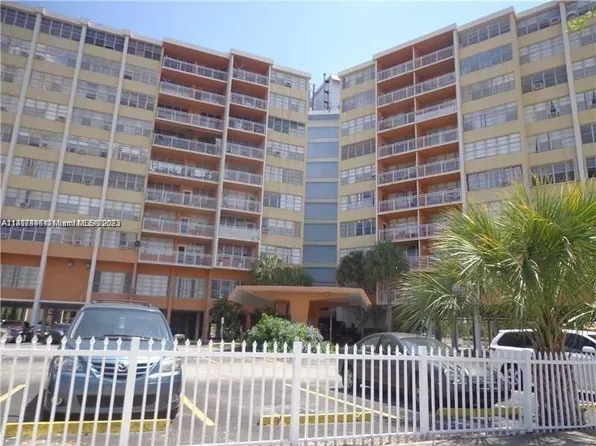 2025 NE 164th St APT 307, North Miami Beach, FL 33162