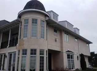 33010 Venetian Pointe Dr, Harrison Township, MI 48045