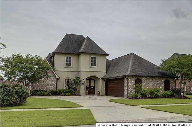 1st image of 18595 Lake Harbor Ln