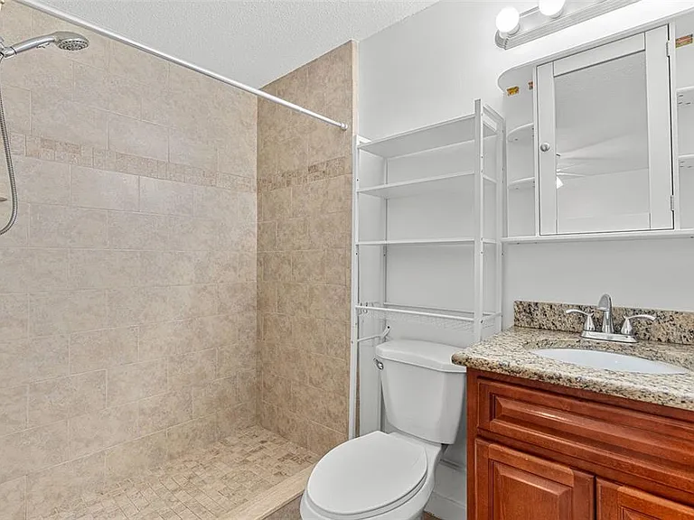 420 Tyler Ave #4-3 — Photo 20