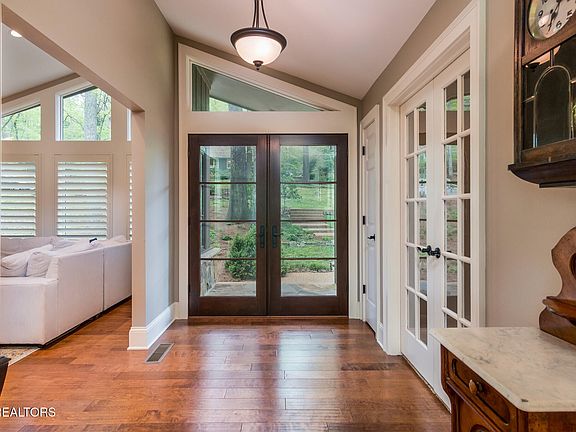 4th image of 5908 SW Glen Forest Ln