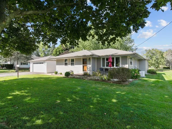 6587 Spruce Ln, Winneconne, WI 54986