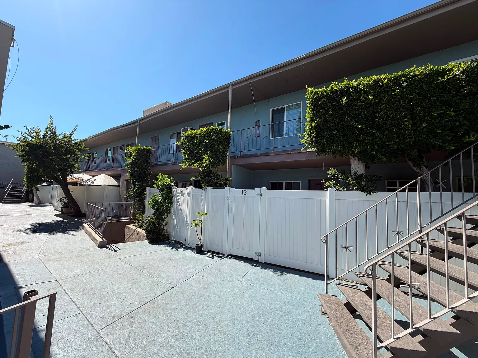 14931 Roscoe Blvd — Photo 3