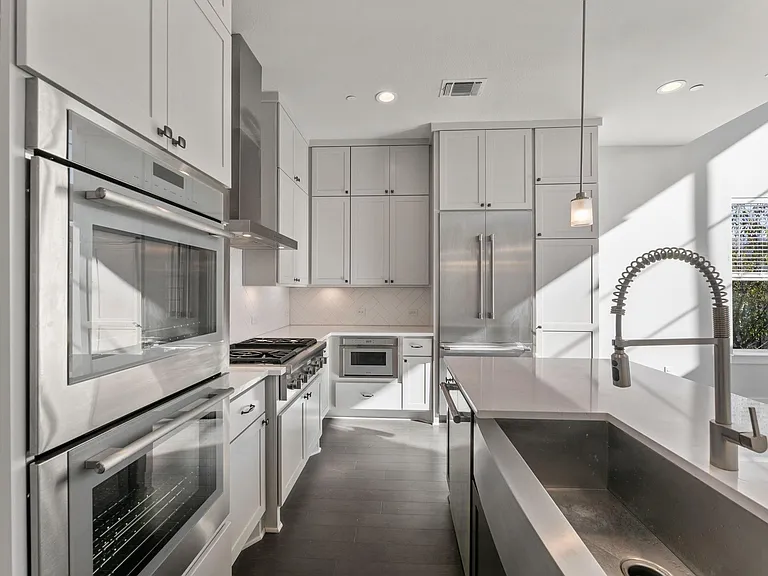 4021 Manifest Ln #181 — Photo 2