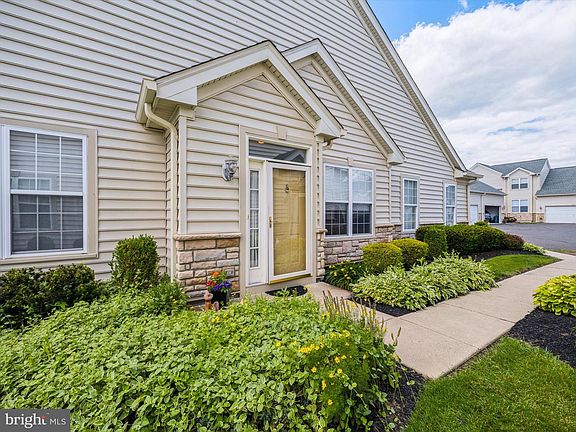 4th image of 1704 Nottingham Ct #134