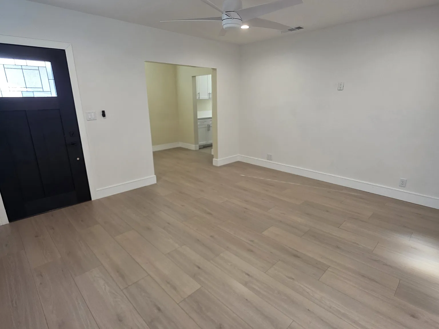 2 bed, 750 sqft, $2,350 — Photo 4