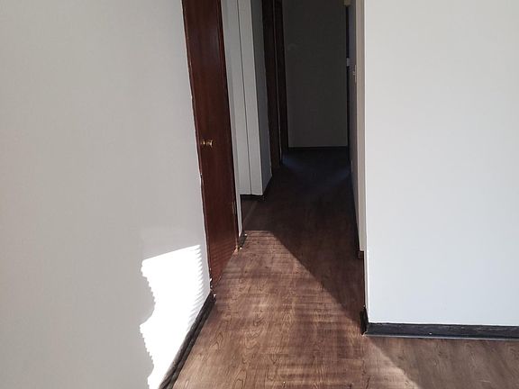 4th image of 930 Heritage Dr