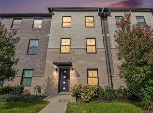 2921 Summers Pl, Troy, MI 48084
