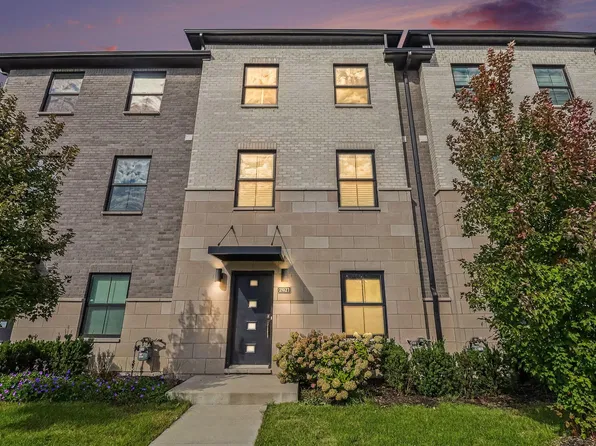 2921 Summers Pl, Troy, MI 48084