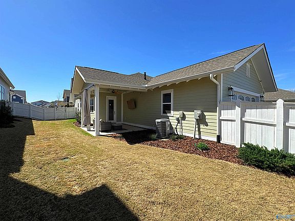5th image of 215 Haystack Dr