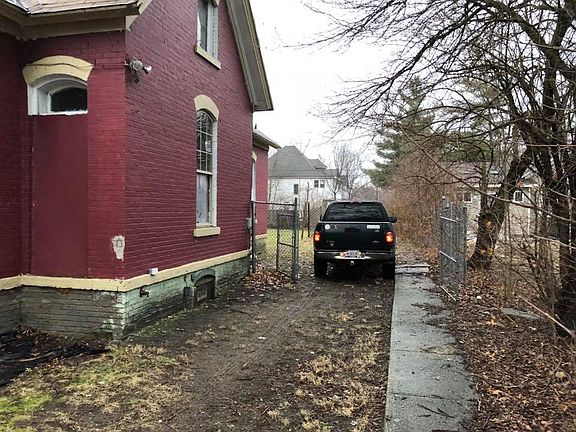 4th image of 615 W Lasalle Ave