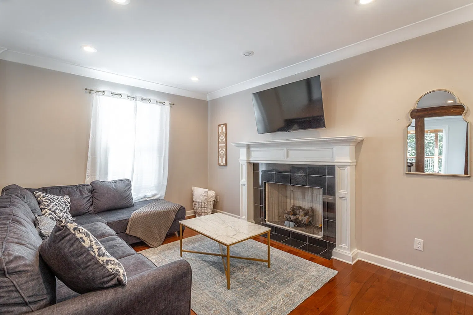 5 bed, 3.0 bath, $9,477 — Photo 2
