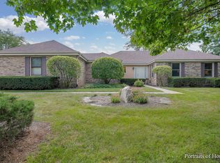 28W121 Cantigny Dr, Winfield, IL 60190