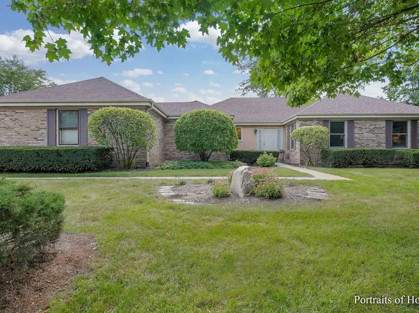 28W121 Cantigny Dr, Winfield, IL 60190