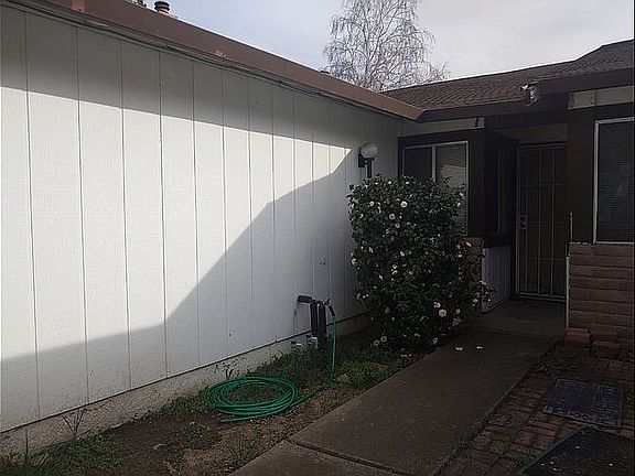 2nd image of 1350 Oak Nob Way
