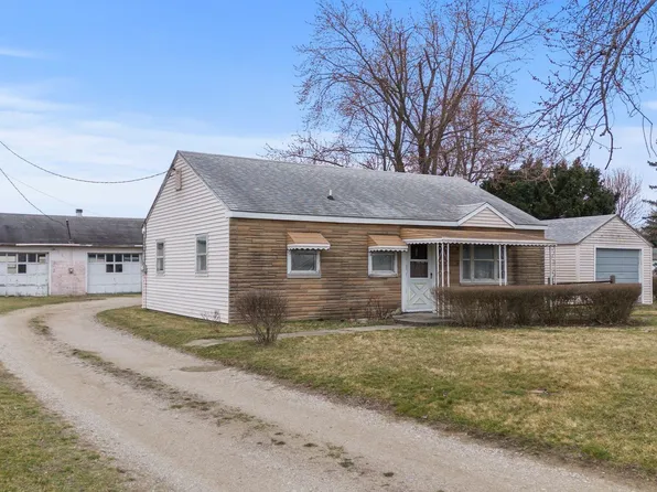 402 S Main St, Hudson, IN 46747