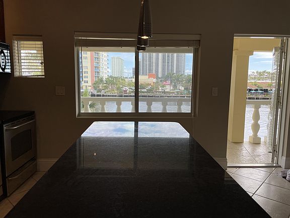 4th image of 2895 NE 32nd St APT 305