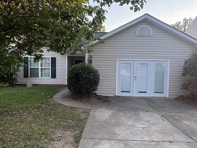 4913 Hopewood Ln — Photo 13