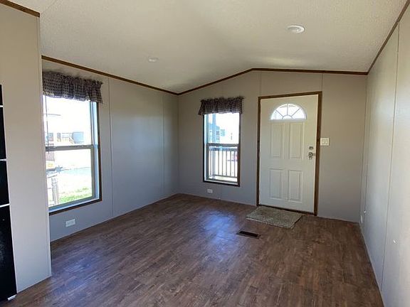 4th image of 402 Arnold Blvd #422