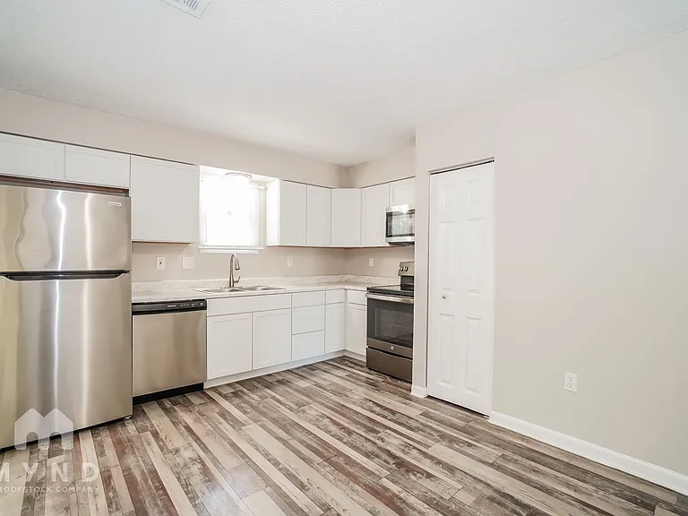 1484 Willow View Dr — Photo 6