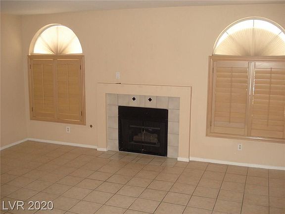 5th image of 2842 Briar Knoll Dr