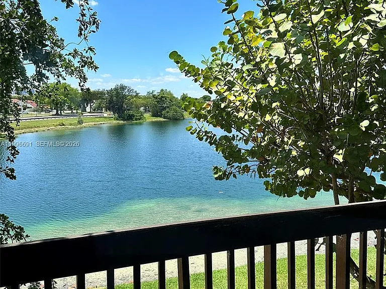 10000 NW 9th Street Cir #21 — Photo 2