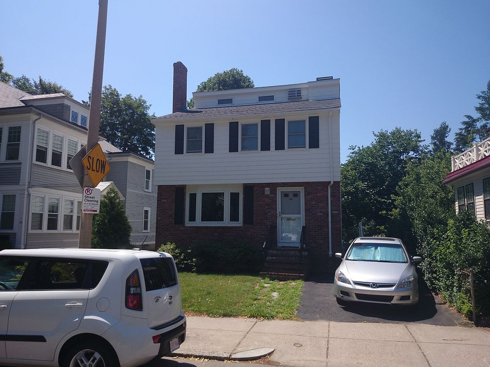 2nd image of 44 Moraine St