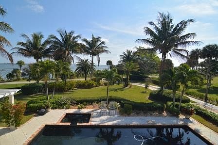 3rd image of 2419 Indian River Drive
