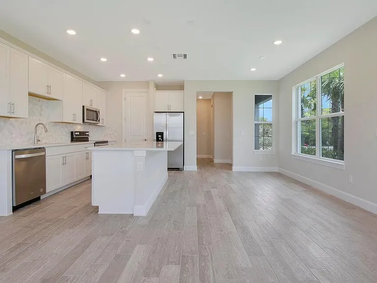 1875 SE Ocean Cove Way — Photo 13