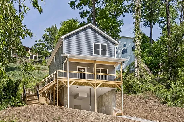 113 Caledonia Rd