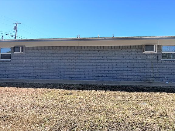 2nd image of 403 Sunset Ln #D