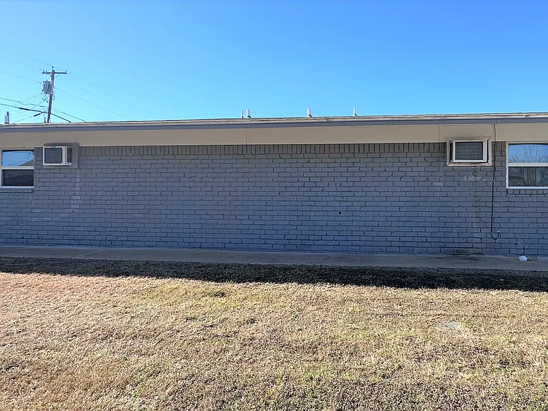 403 Sunset Ln #D — Photo 1