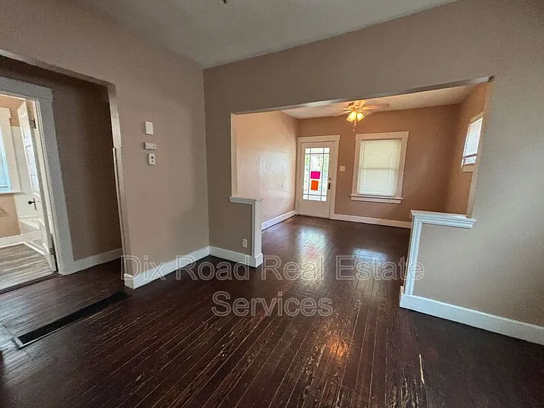 24 Lutz Ave — Photo 10
