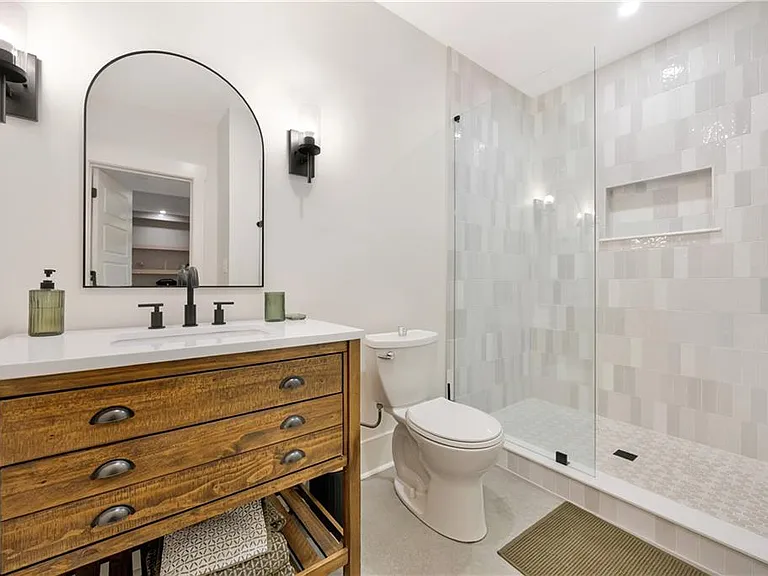 2230 Main St NW — Photo 30