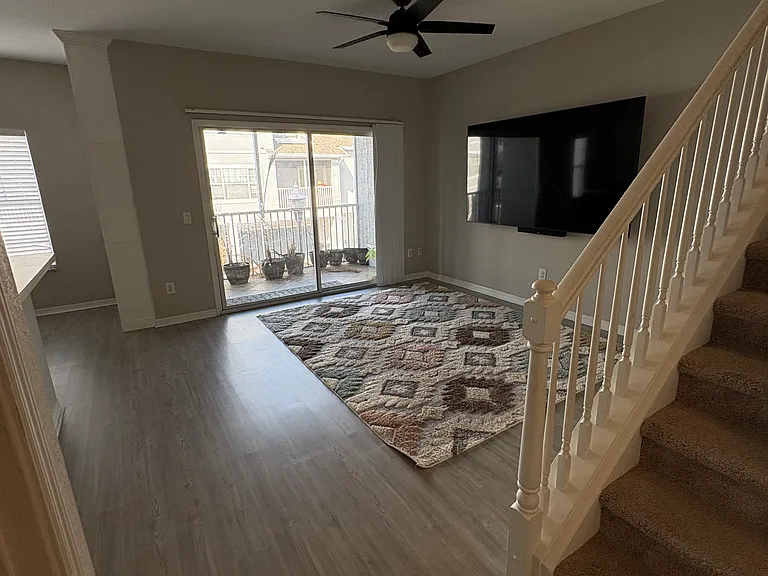 2550 Grand Central Pkwy #9 — Photo 7