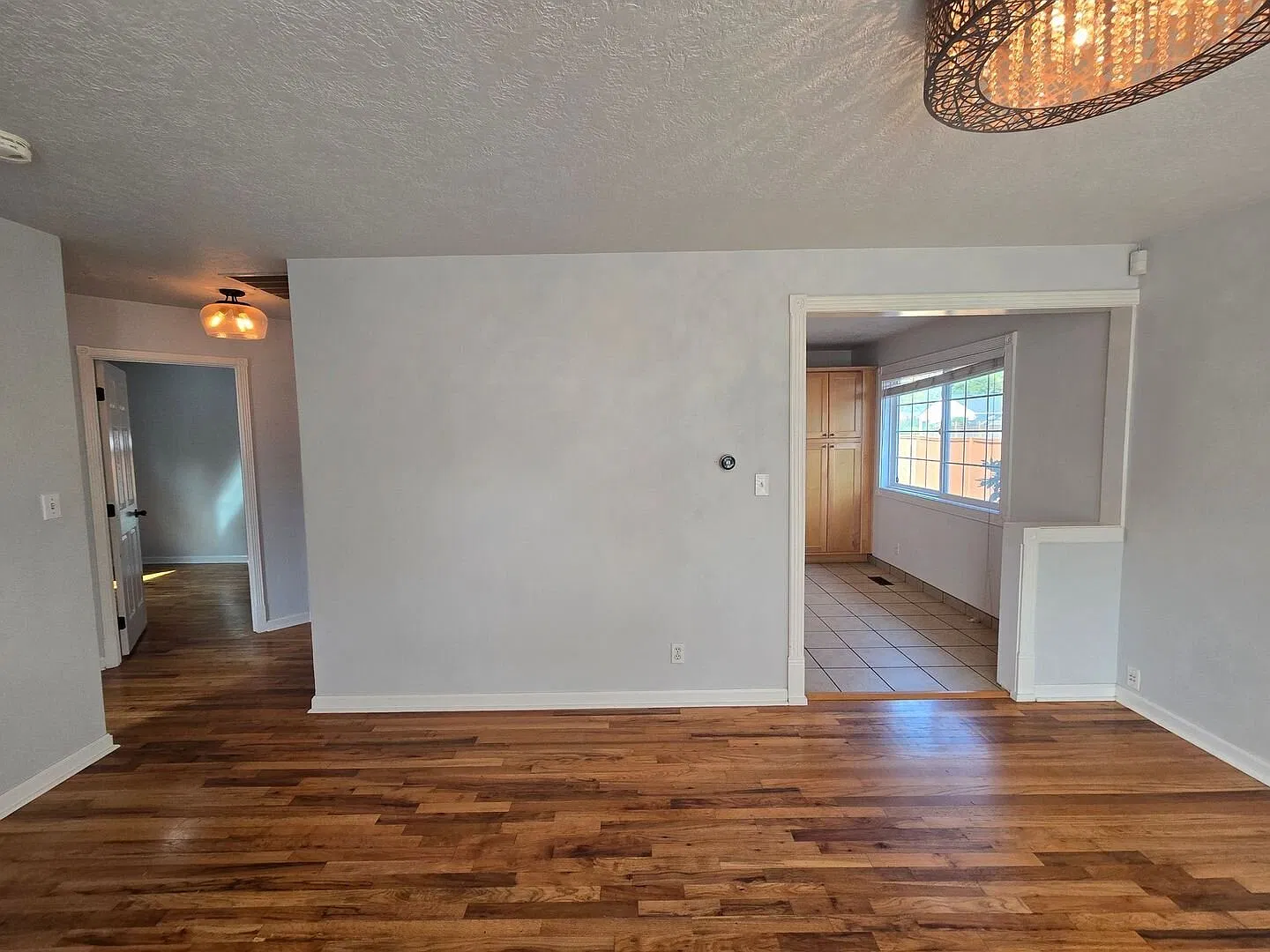 Charming 2-Bedroom SE Portland Duplex Living — Photo 3