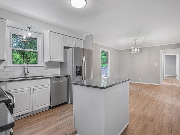 4th image of 341 Harold Dr