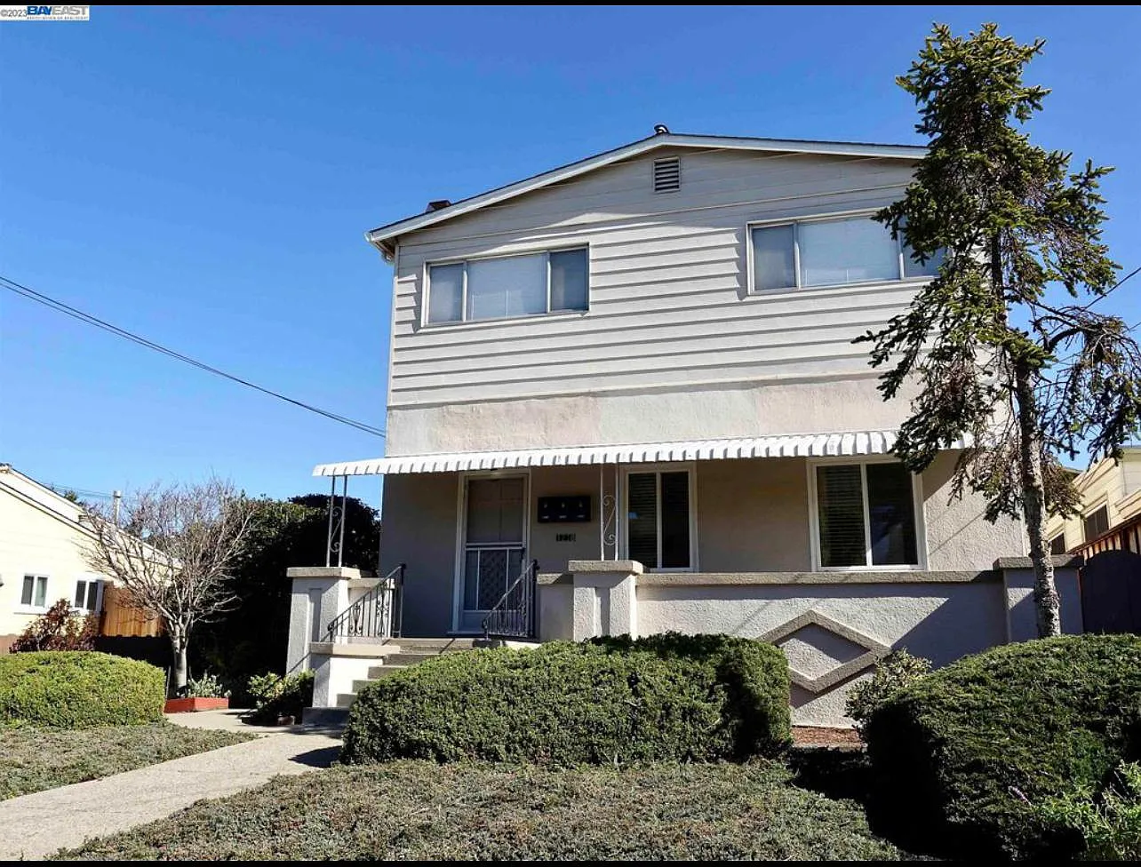 2 bed, 1068 sqft, $2,950 — Photo 2