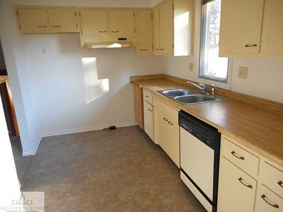 2nd image of 217 Cambridge Dr