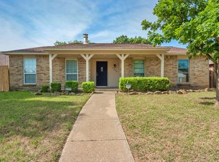 7306 Flameleaf Pl, Dallas, TX 75249