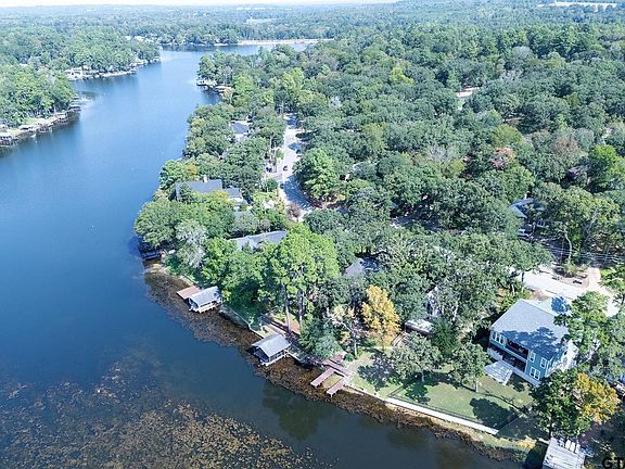 3rd image of 520 Hideaway Ln E