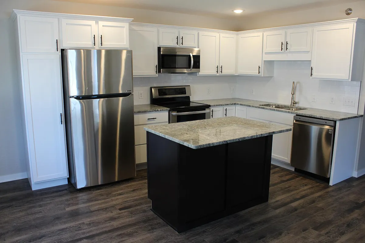 Building Photo - 3250 Gateway Drunit D