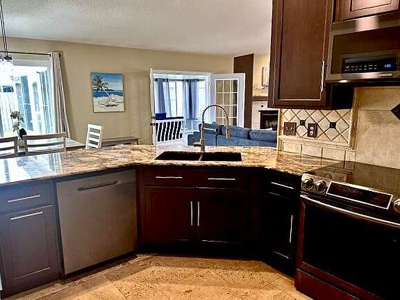 4th image of 7757 Ramona Dr