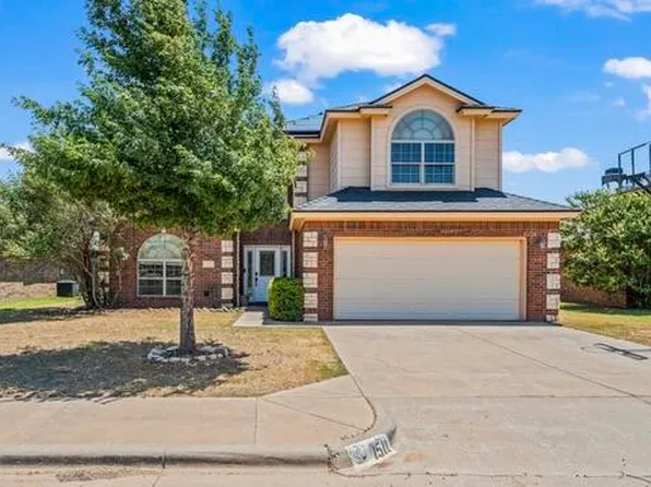 1511 Yorkshire Ave, Wolfforth, TX 79382