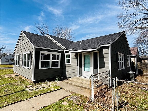 3rd image of 1302 Walnut St