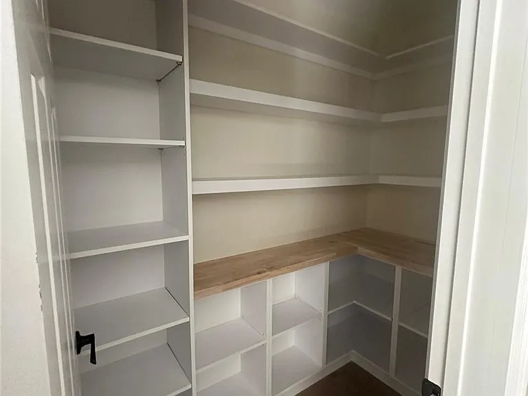4947 Angeles Vis — Photo 11