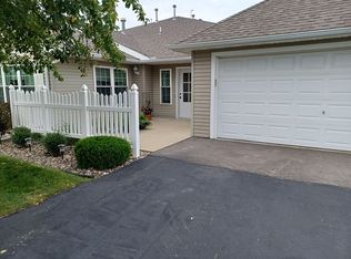 2817 Salem Meadows Dr SW, Rochester, MN 55902